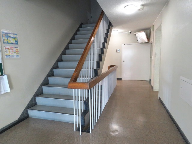 マンション駒場　共用廊下