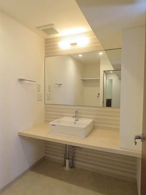 秀和六本木レジデンス　洗面化粧台