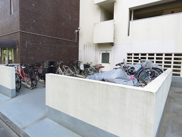マンション駒場　駐輪場