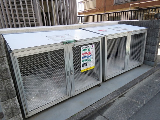 マンション駒場　ゴミ置場