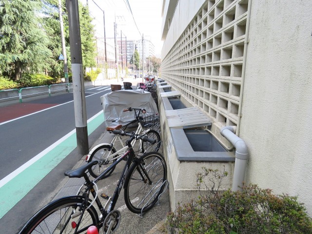 マンション駒場　駐輪場