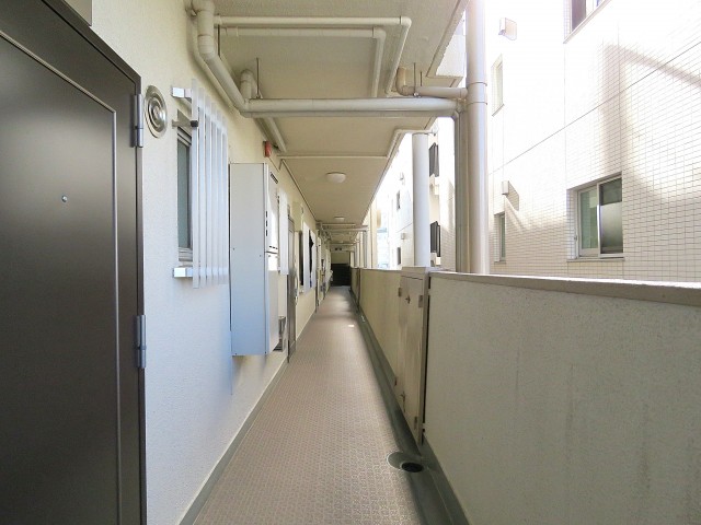 目黒グリーンコープ　共用廊下