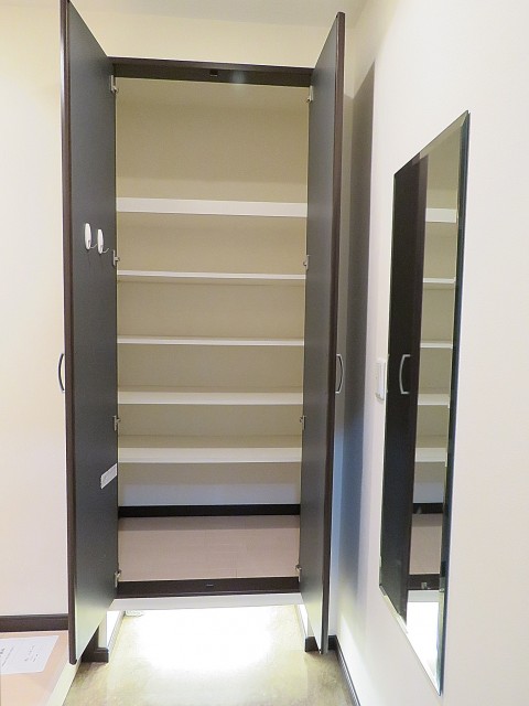 玉川台スカイマンション　シューズBOX