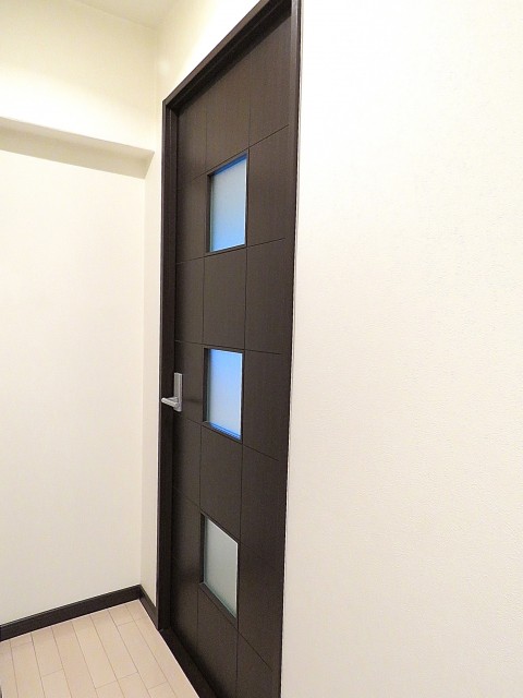 玉川台スカイマンション　LDK扉