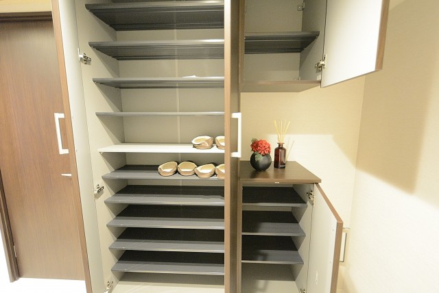 クレストコート中落合 玄関