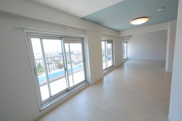 秀和第二自由が丘レジデンス バルコニー