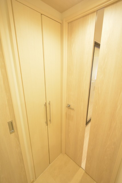 クレッセント目黒Ⅱ 廊下収納