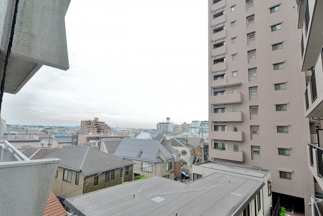 ⑧マンション第二明大前 (156)洋室2まど眺望