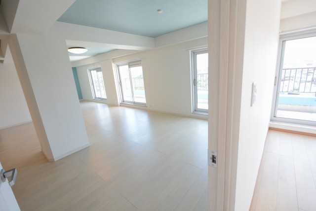 秀和第二自由が丘レジデンス バルコニー