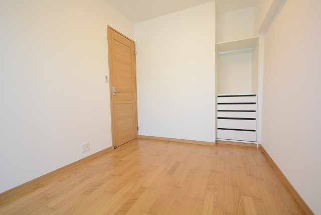 神楽坂ハウス 洋室5.2