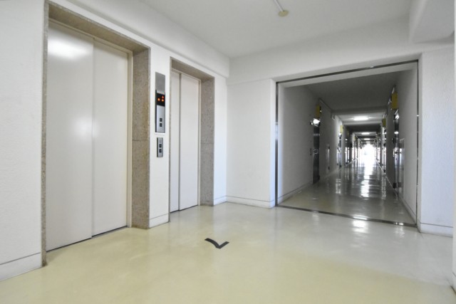 秀和高円寺レジデン 玄関