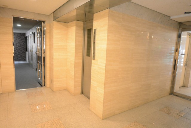 クレッセント目黒Ⅱ エントランス