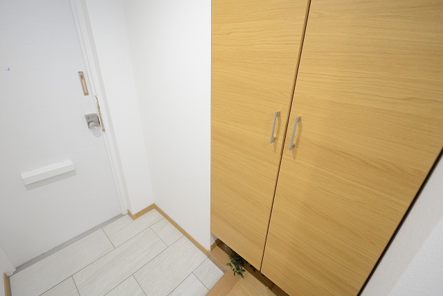 神楽坂ハウス 玄関