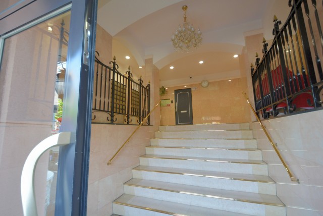 秀和第二自由が丘レジデンス エントランス