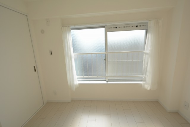 春日ビューハイツ 洋室