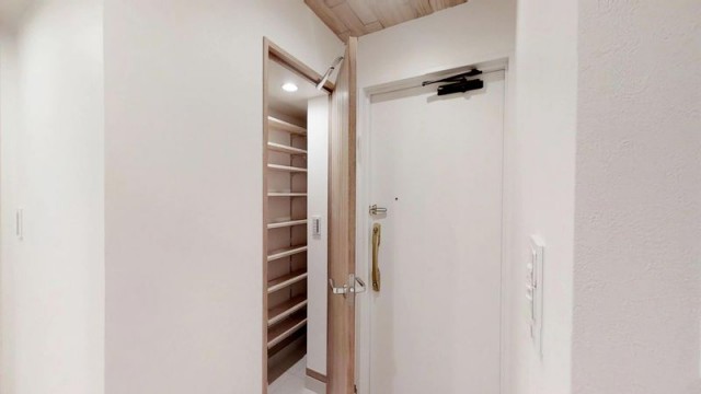 エクサージュ海岸　玄関