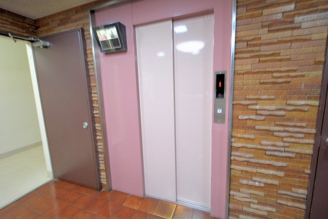 シャンボール白金 エントランス