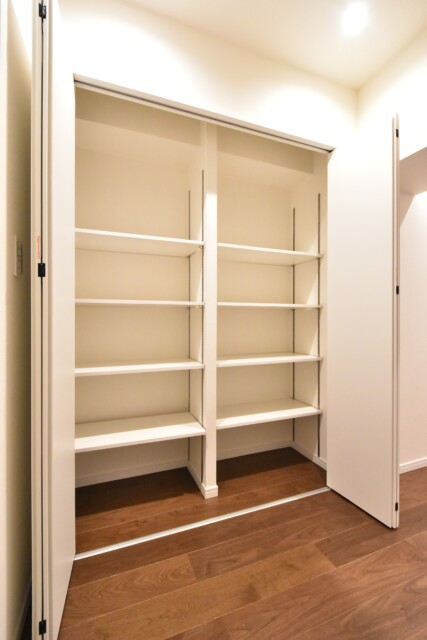 三井音羽ハイツ 洋室2