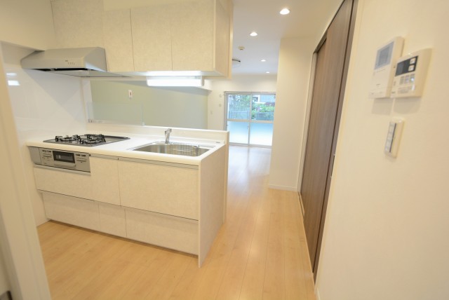 カーサ池尻 洋室２