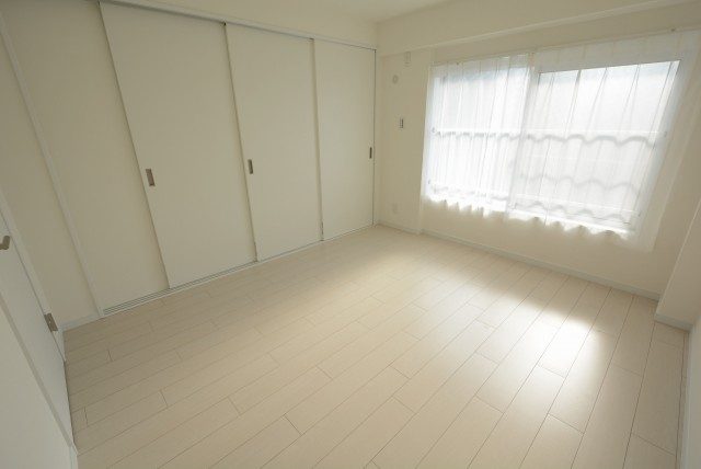 春日ビューハイツ 洋室