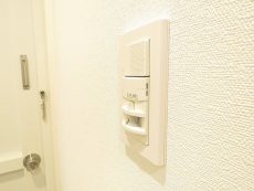 上馬コーポラス　人感センサー