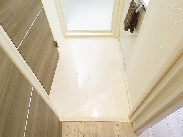 上馬コーポラス　洗面室扉