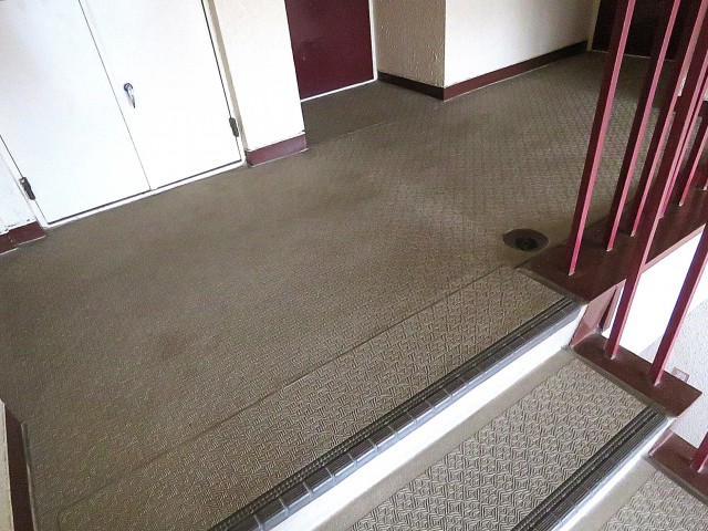 上馬コーポラス　共用廊下