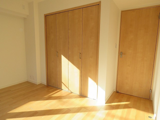 パストラルハイム西蒲田　洋室約6.6帖扉