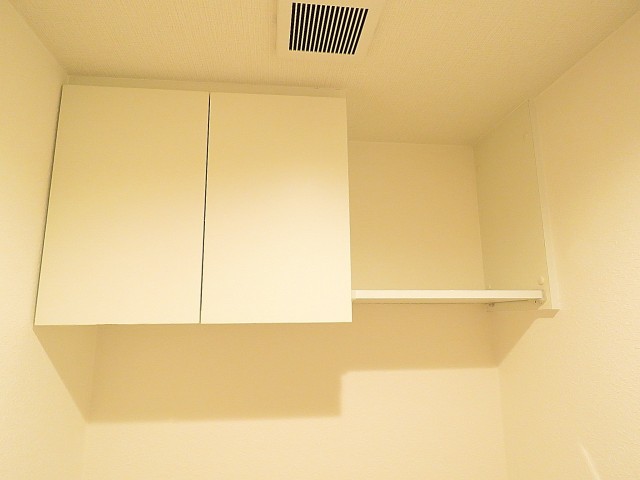 パストラルハイム西蒲田　トイレ吊戸棚