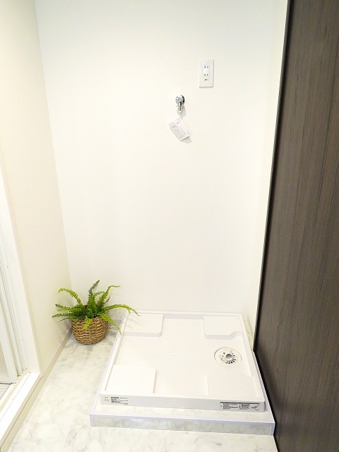 上野毛ハイム　洗濯機置場