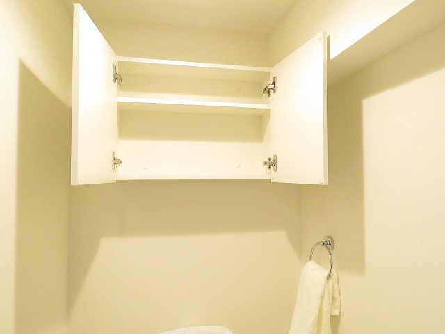 上野毛ハイム　トイレ吊戸棚
