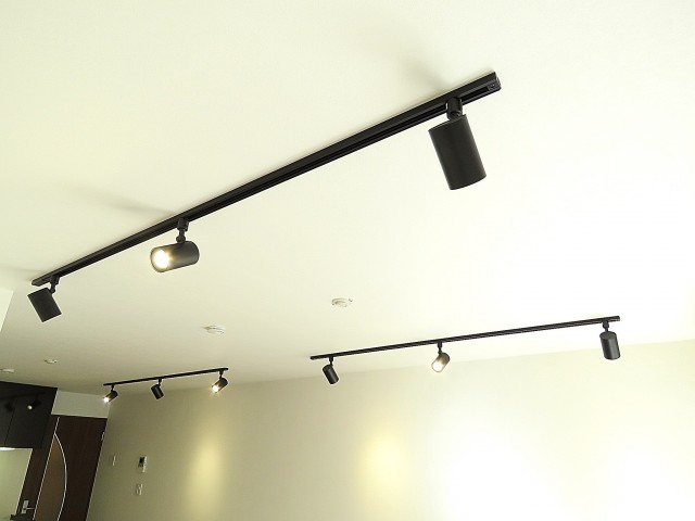 松見坂武蔵野マンション　LDK照明