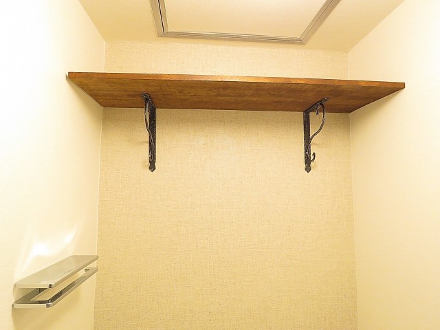 松見坂武蔵野マンション　トイレ棚