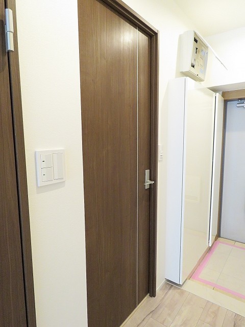 松見坂武蔵野マンション　洋室扉