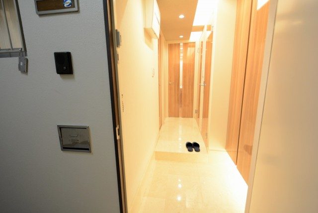 シャンボール白金 玄関