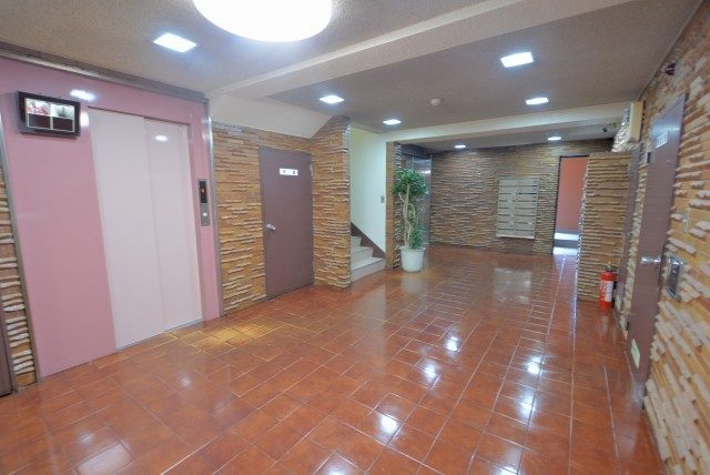 シャンボール白金 エントランス