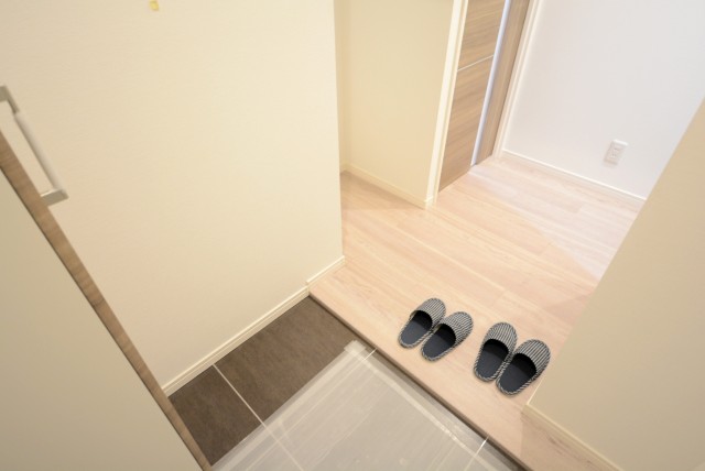 メゾン池尻大橋 玄関