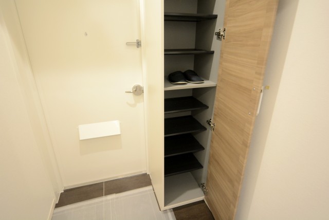 メゾン池尻大橋 玄関