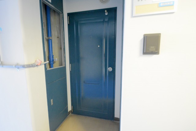 春日ビューハイツ 玄関