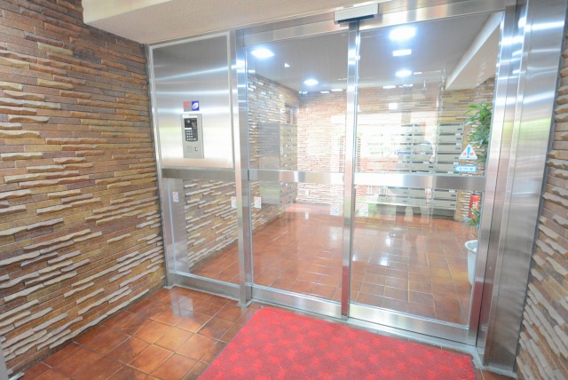 シャンボール白金 エントランス