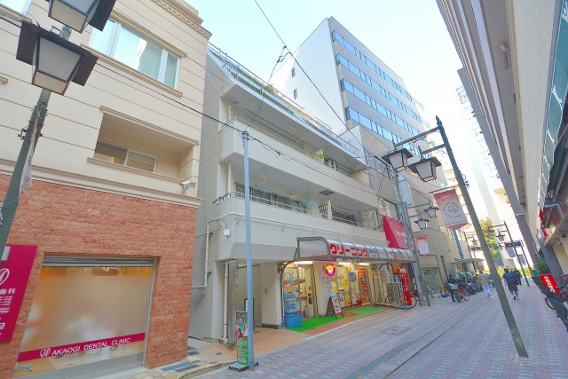 中銀小石川マンシオン エントランス裏