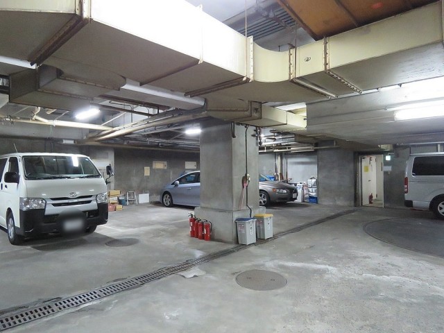 六本木ハイツ　駐車場