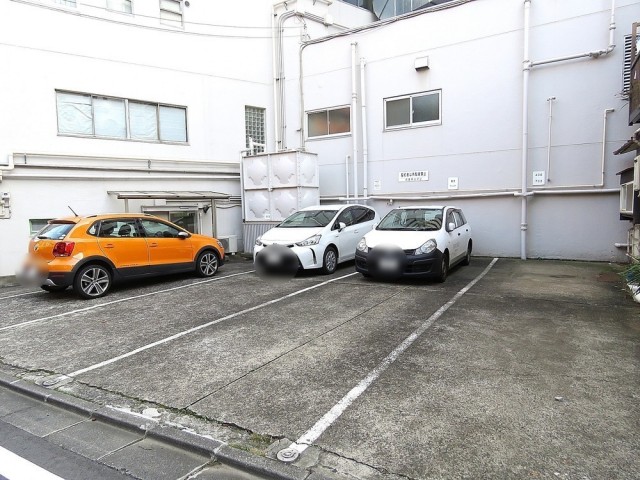 六本木ハイツ　駐車場