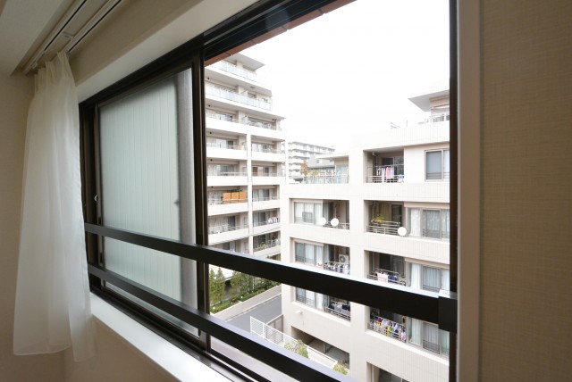 マンション小石川 洋室1