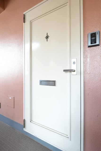 クレベール西新宿 玄関