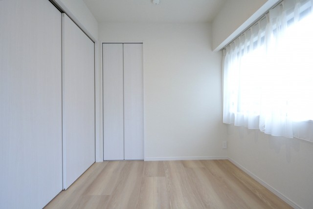 マンション小石川 洋室1