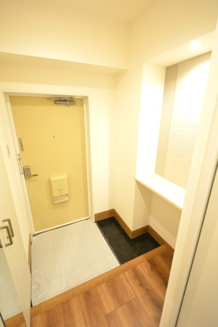 クレベール西新宿 玄関