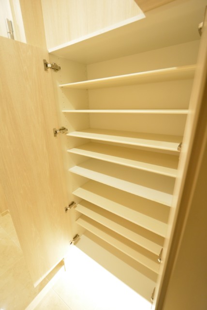 マンション第二明大前 玄関