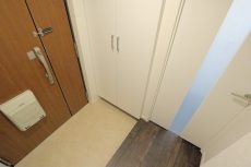 コープ野村一番町 玄関