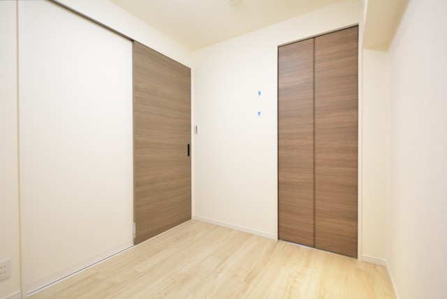 日商岩井本郷マンション 洋室2